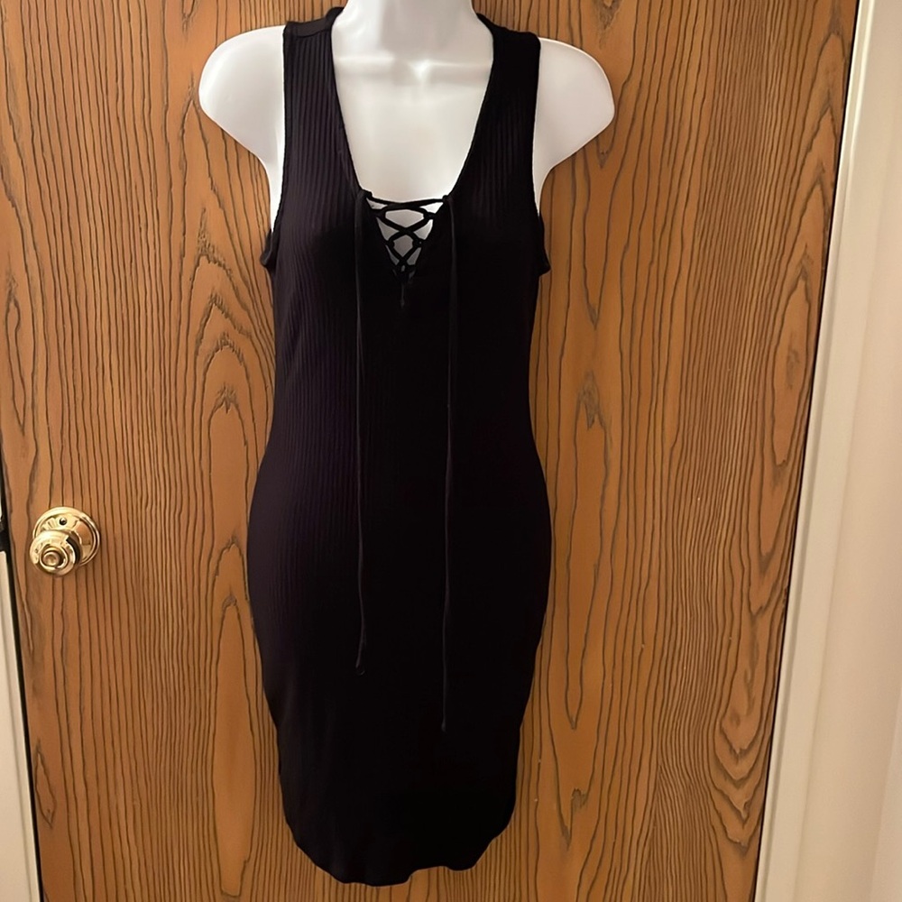 Haute Monde Black Midi Dress